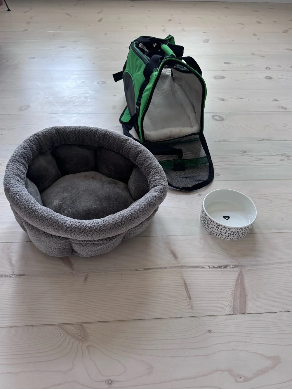 Green Pet Travel Carrier Bundle with Gray Cozy Bed and Bowl